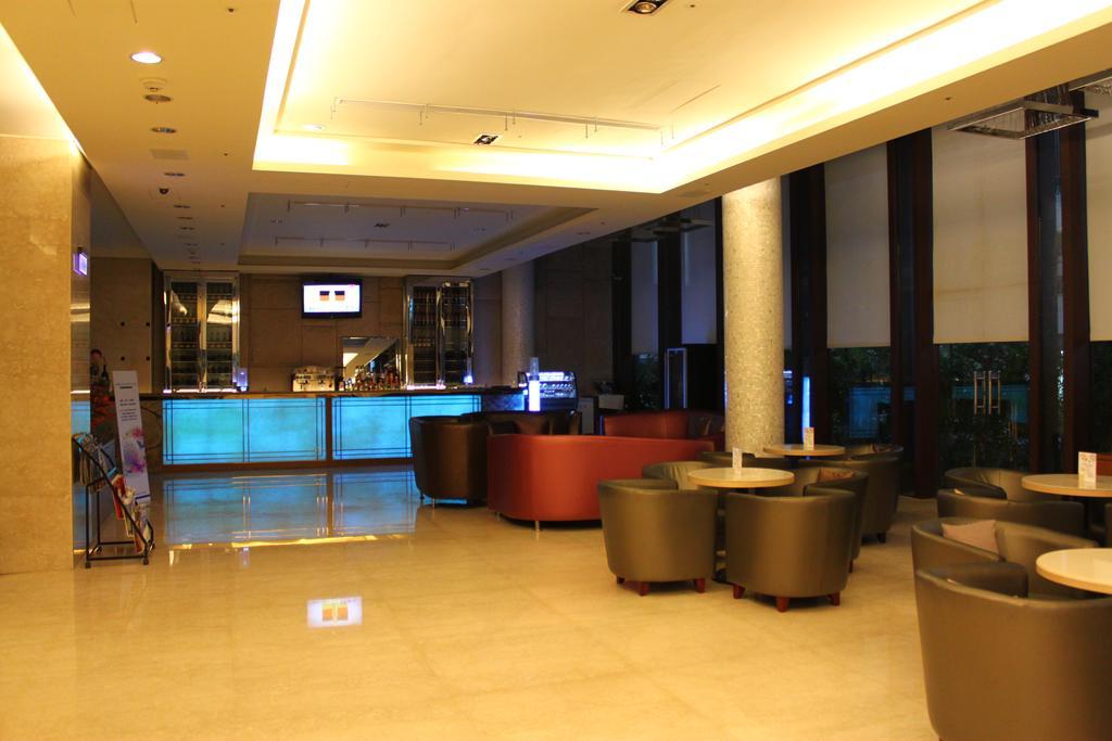 Golden Tulip Zhong Xin Hotel Taichung Exterior photo